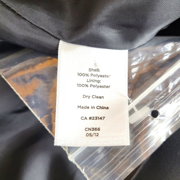 Talbots Outlet Black 3 Button V Neck Blazer, Rear Peplum Pleats, Size 4, NWT - Picture 11 of 12